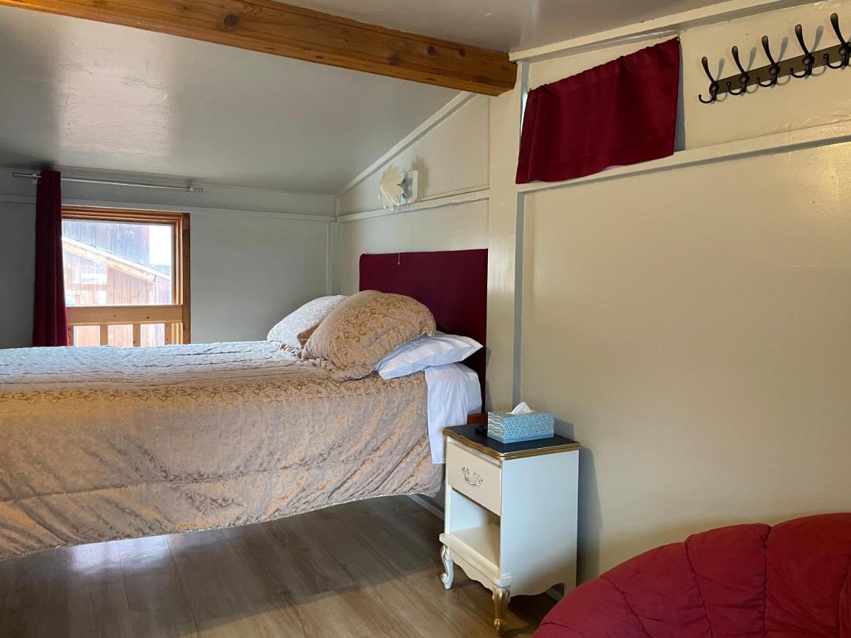 Luna Bed & Breakfast Гранд-Форкс Экстерьер фото